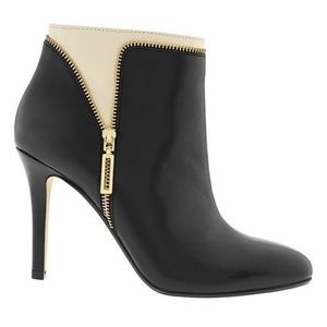 Banana Republic 7.5 KAMILE Booties Two Tone Black White Leather Gold Zippers